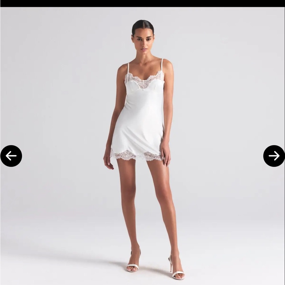 NWT SKIMS Woven Shine Lace Slip Dress